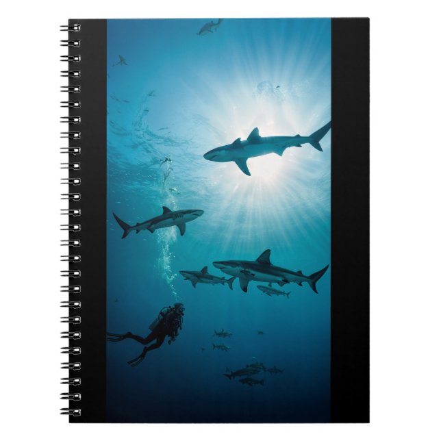 Sharks and Diver Anteckningsbok (Framsidan)