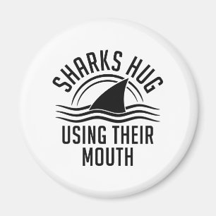 Sharks Hug använder munnen Magnet