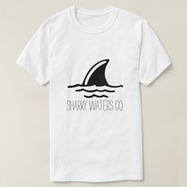 Sharky bevattnar fenautslagsplatsen tee shirt (Design framsida)