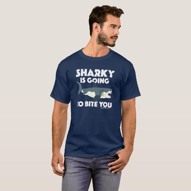Sharky går till Bita som du utformar - grundläggan T Shirt (Hel framsida)