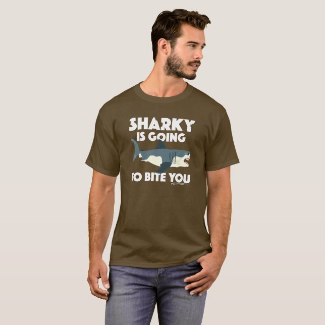 Sharky går till Bita som du utformar - grundläggan T Shirt (Hel framsida)