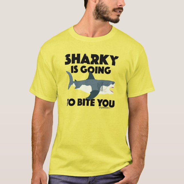 Sharky går till Bita som du utformar - Manar Basic T Shirt (Framsida)