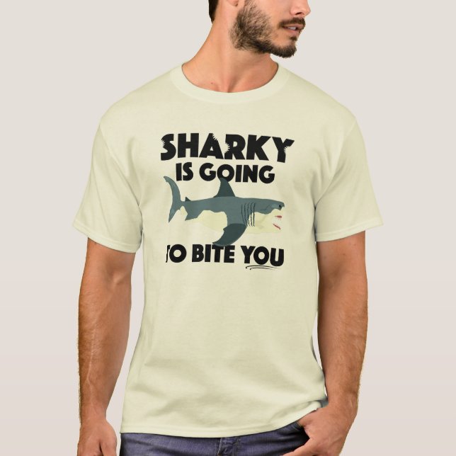 Sharky går till Bita som du utformar - Manar Basic T Shirt (Framsida)