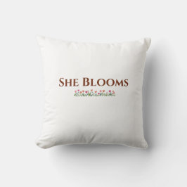 She Blooms Decorative Floral Throw Pillow Kudde
