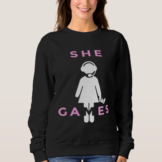 She Games Girl Girlfriend Video Gamer Gaming T Shirt (Framsida)