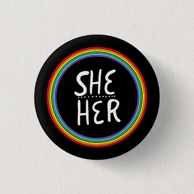 SHE/HER Pronouns Regnbågstyrd minimal Knapp (Framsida)