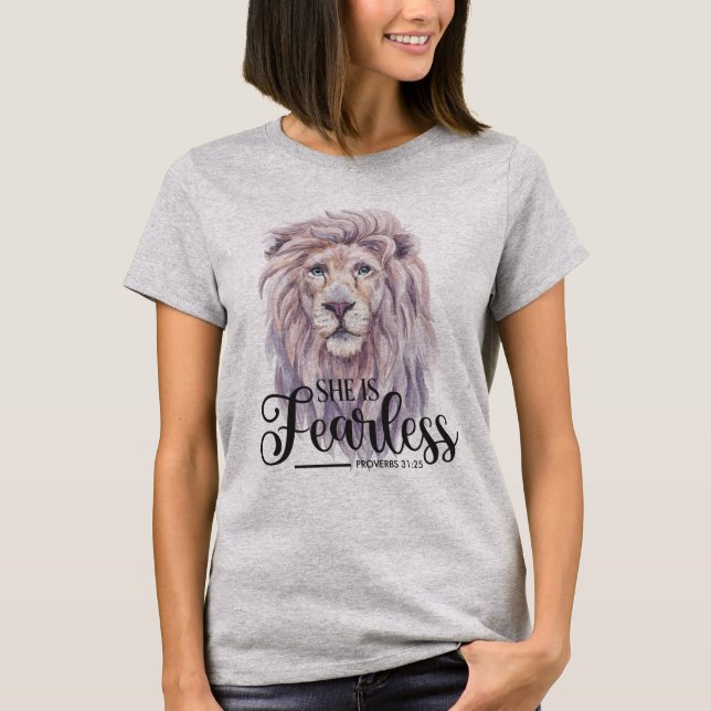 She is Fearless T Shirt (Framsida)