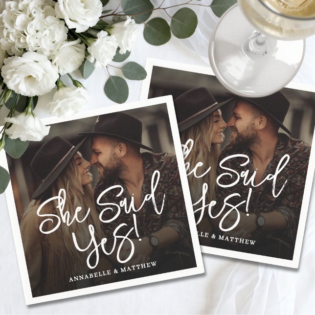 She Said Yes Engagement Photo Party Pappersservett (She Said Yes Engagement Photo Party Napkins)
