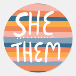 SHE/THEM Pronouns Rand Handlettering Lakan av Runt Klistermärke