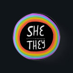 SHE/THEY Pronouns Colorful Wonky Rainbow Circle Knapp<br><div class="desc">Anpassa med den här coolan. Gör en underbar gåva! Du kan anpassa den och även lägga till text. Kolla min butik för mycket mer färg och mönster! Säg till om du vill ha nåt anpassningsbar också.</div>