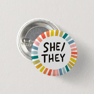 SHE/THEY Pronouns Rainbow Soft Circle Ringar Knapp