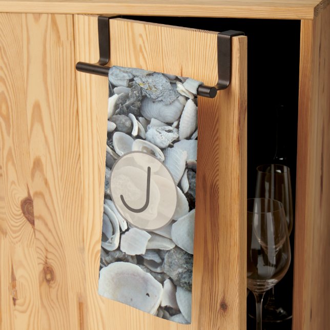 Shell Haven Initial Pattern Kökshandduk (Thirds Fold)