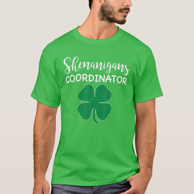 Shenanigans Coordinator Funny Shamrock St Patrick T Shirt (Framsida)