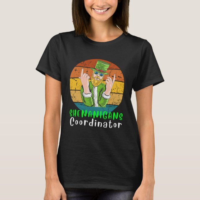 Shenanigans Coordinator Shamrock Leprechaun Unicor T Shirt (Framsida)