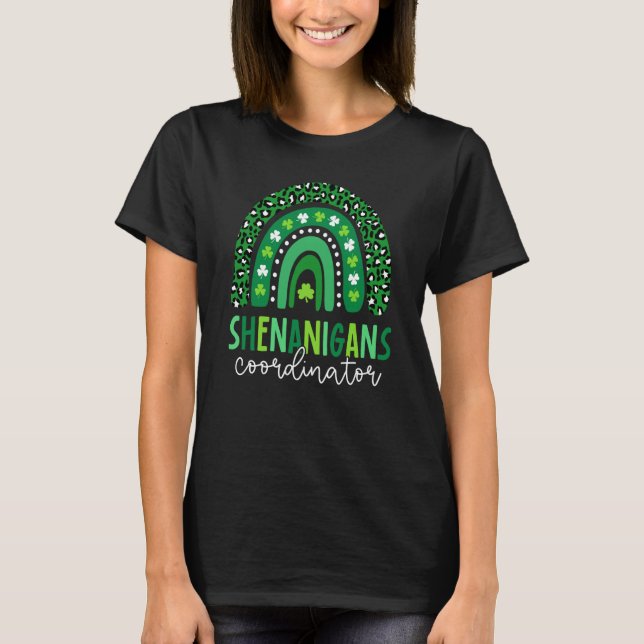 Shenanigans Coordinator Shamrock St Patrick's Day  T Shirt (Framsida)