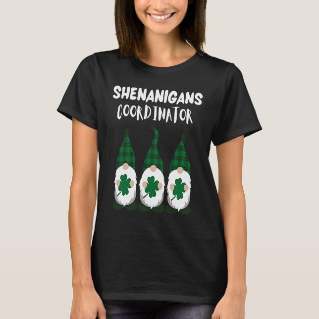 Shenanigans Coordinator St Patricks Day Gnomes Gre T Shirt (Framsida)