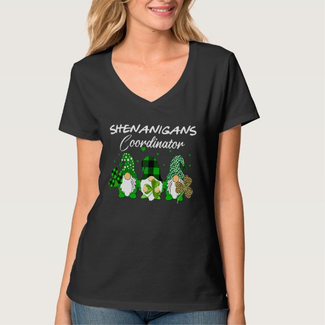 Shenanigans Coordinator St Patricks Day Gnomes Gre T Shirt (Framsida)
