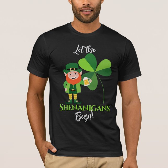 Shenanigans Leprechaun Shamrock St Patrick's Day T Shirt (Framsida)