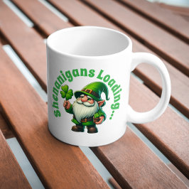Shenanigans Loading Funny St. Patrick's Gnome Kaffemugg