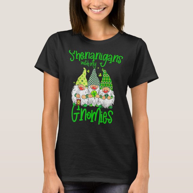 Shenanigans med min Gnomies St Patrick S Day Gnome T Shirt (Framsida)