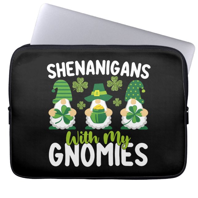Shenanigans med mina Gnomies Gnome St patrick's da Laptop Fodral (Framsidan)