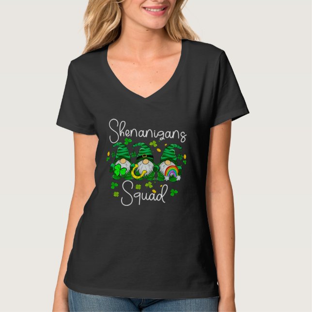 Shenanigans Squad Cute Gnomes rainbow Happy St Pat T Shirt (Framsida)