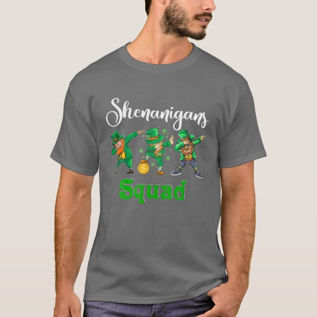 Shenanigans Squad Funny Patrick's Day Dabbing Lepr T Shirt (Framsida)