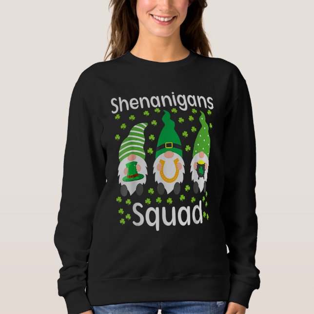 Shenanigans Squad Gnomes Shamrock Happy St Patrick T Shirt (Framsida)