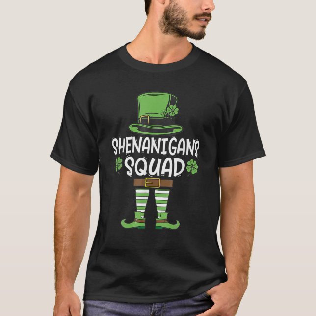 Shenanigans Squad Irish Funny Saint Patricks Day T Shirt (Framsida)