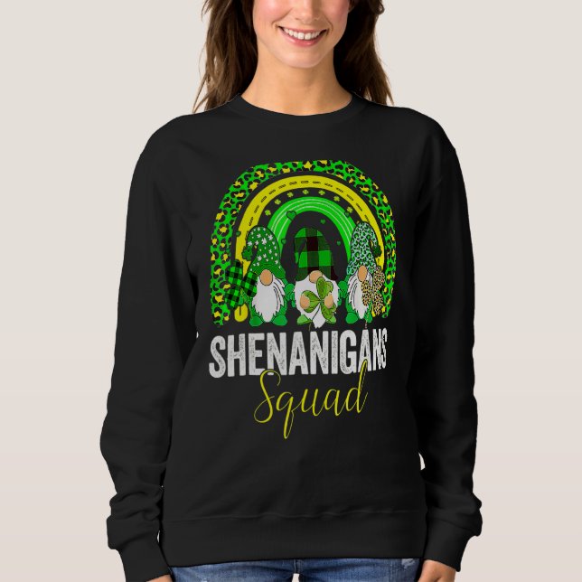 Shenanigans Squad Irish Gnomes Rainbow St Patrick' T Shirt (Framsida)