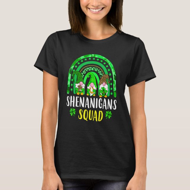 Shenanigans Squad Irish Gnomes Rainbow St Patrick' T Shirt (Framsida)