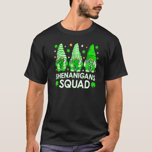Shenanigans Squad St Patrick's Day Gnomes Gnomies  T Shirt (Framsida)