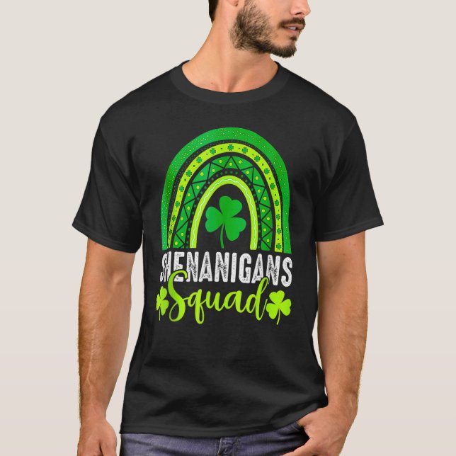 Shenanigans Squad St Patrick's Day Rainbow Shamroc T Shirt (Framsida)