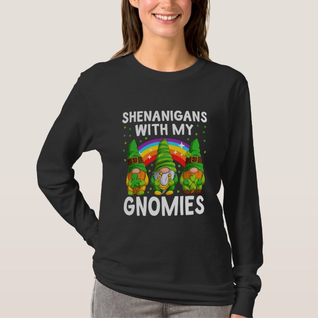 Shenanigans With My Gnomies St Patrick's Day Gnome T Shirt (Framsida)