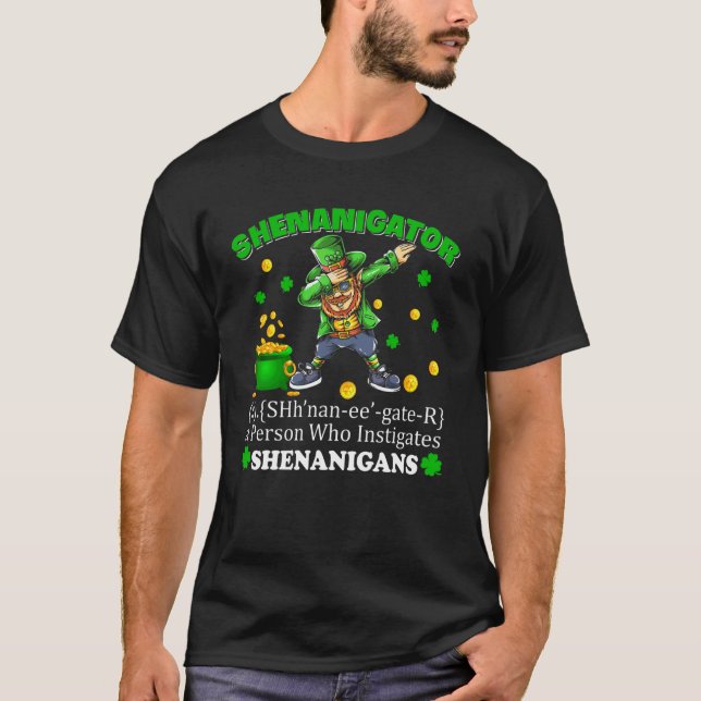 Shenanigator Definition Dabbing Leprechaun Lycklig T Shirt (Framsida)