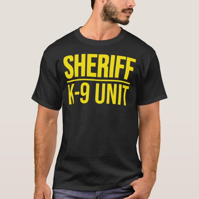 SHERIFF K-9-ENHETSPOLISKOSTNADER FÖR ENHETLIG HUND T SHIRT (Framsida)
