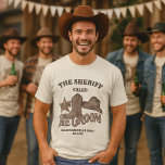 Sheriffen Groom Cute Roligt Cowboy Bachelor Party T Shirt<br><div class="desc">Överraska brudgummen på hans reklamfest med springa t-shirt. Den har en söt vintage med en cowboystövel, hatt och sheriffbricka som läser "Party Posse". Texten lyder: Sheriffen med namn under. I grund står datum och titel för evenemanget. Roligt och leksak, den här skjortan är ett underbart sätt att hedra brudgummen och...</div>