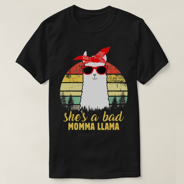 She's a Bad Momma Llama Mama Gift  T Shirt (Design framsida)
