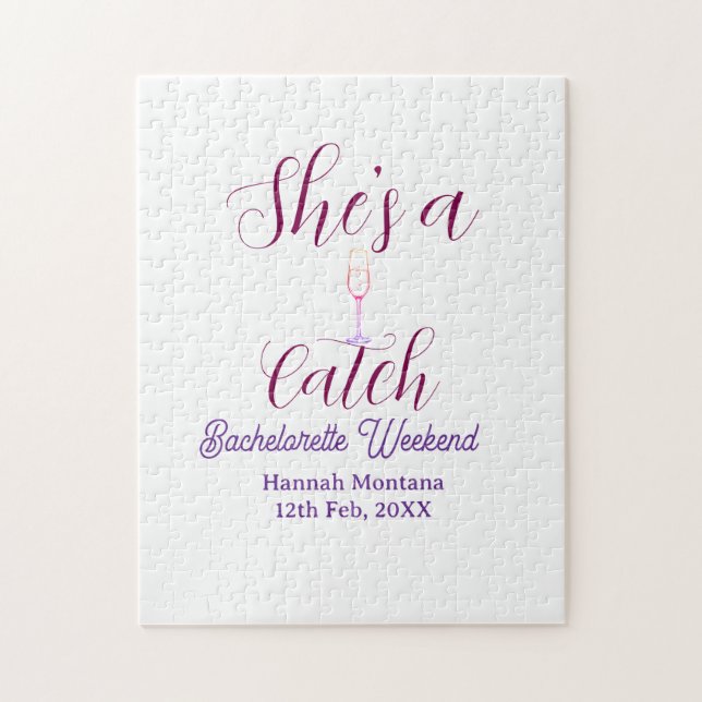 She's a catch champagne bottle bachelorette weeken pussel (Vertikal)