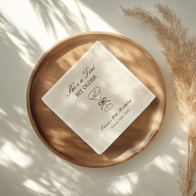 She's A Tini Bit Older Coffee Martini Birthday Pappersservett (Skapare uppladdad)