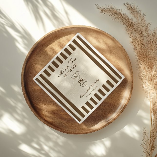 She's A Tini Bit Older Coffee Martini Birthday Pappersservett (Skapare uppladdad)