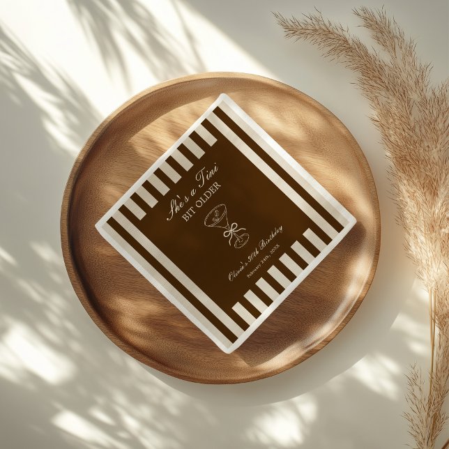 She's A Tini Bit Older Coffee Martini Birthday Pappersservett (Skapare uppladdad)