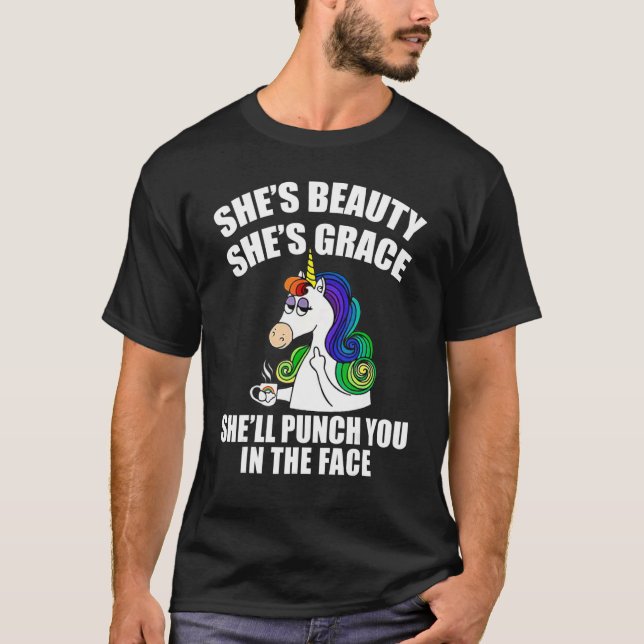 Shes Beauty, hon Slår dig i Fa T Shirt (Framsida)