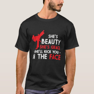 Shes Beauty Shes Grace-Snäckan sparkade dig i Ansi T Shirt