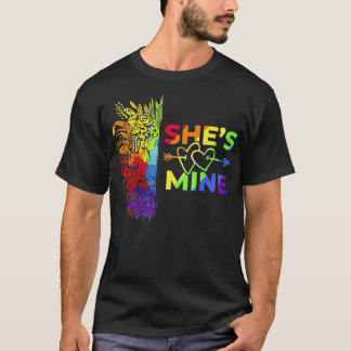 Shes Mine Im Hers HBT Lejon Couple Älskare LGBT Pr T Shirt