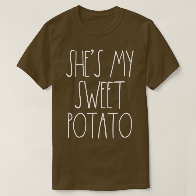 Shes My Sweet Potato I Yam Set Par Thanksgivna in T Shirt (Design framsida)