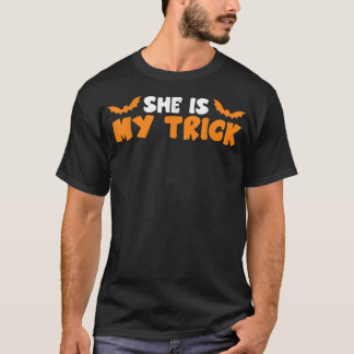 Shes My Trick Halloween Night Fladdermus Candy Mag T Shirt