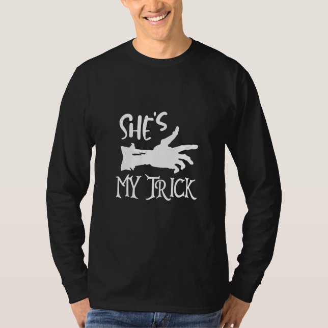 She's My Trick He's My Treat Couples Skeleton Hand T Shirt (Framsida)
