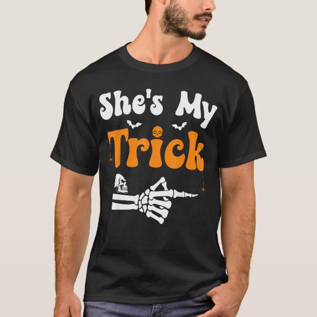 Shes Myrick Skeleton Couples Matching Halloween Co T Shirt (Framsida)