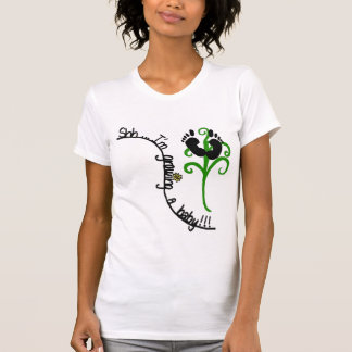 shhh… im som växer en bebis! tee shirt